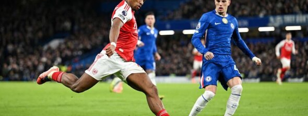 Arsenal misslyckades med att besegra ett Chelsea-lag som spelade med tio man