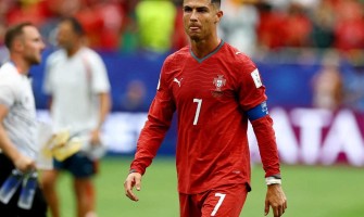 CRISTIANO RONALDO försökte sig på tre skott på mål i VM-premiären