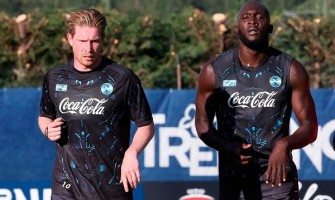 Kevin De Bruyne kommer att bära Napolis tröja nummer 11