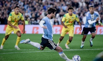 Lionel Messi har inte gett upp möjligheten att göra varenda mål