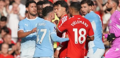 Manchester United led ännu en förlust mot ett Manchester City-lag med bara tio man