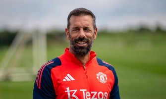 Ruud van Nistelrooy valde inte att stanna i Manchester United som assisterande tränare